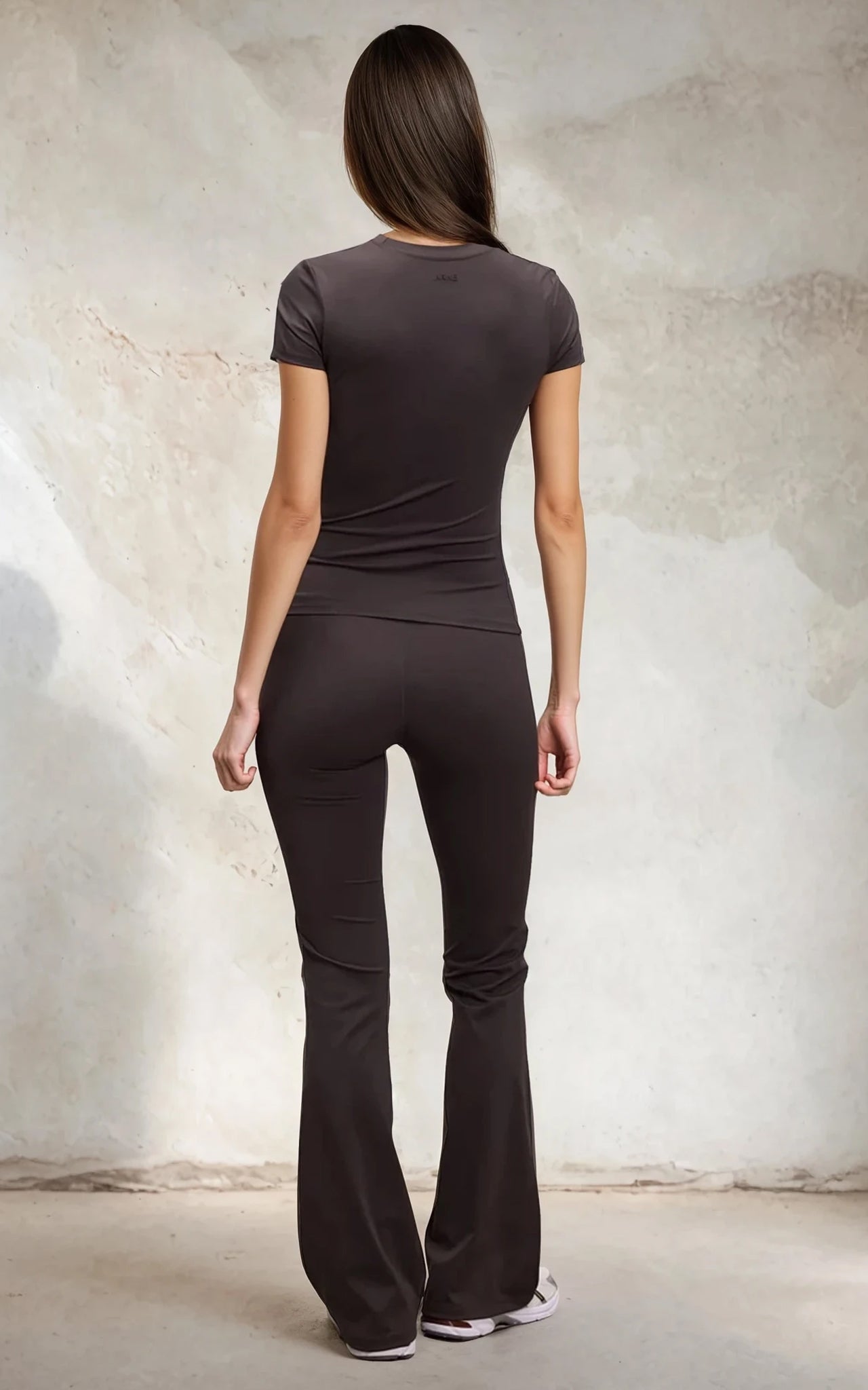 Women’s Black Flared Sports Leggings – High-Waist Stretch Brown