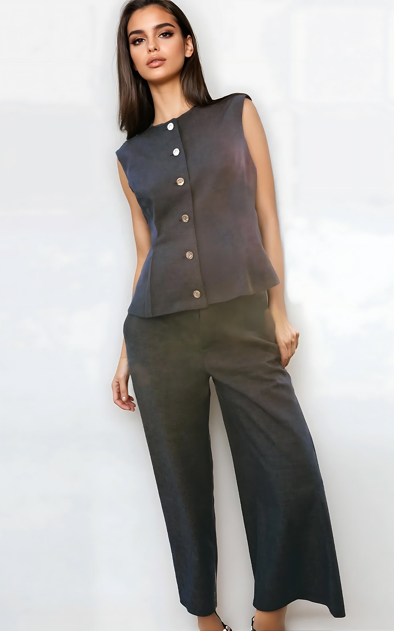 Structured Linen Waistcoat – Lightweight, Tailored & Flattering