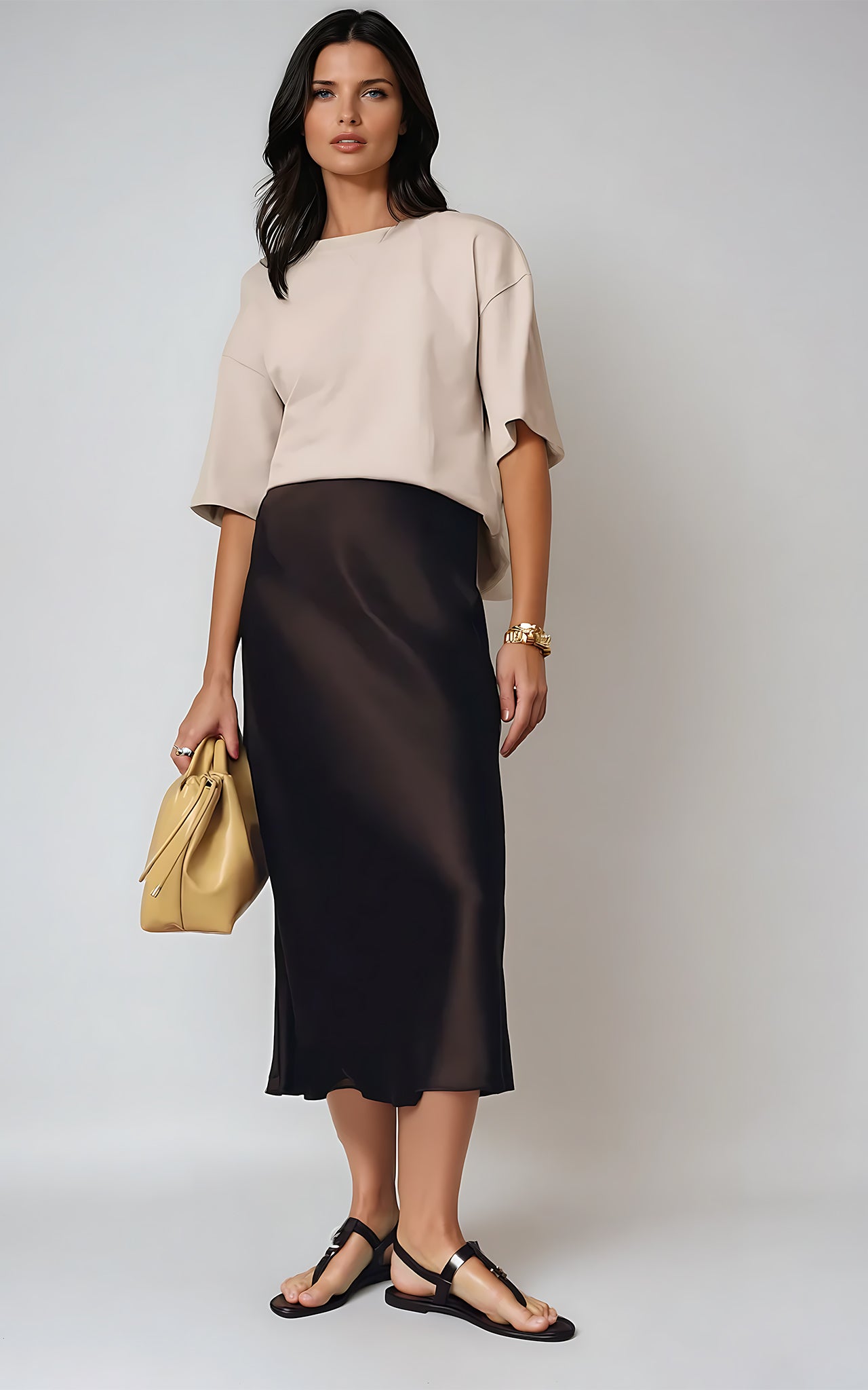 Boxy Fit T-Shirt for Women – Oversized Everyday Basic with Modern Cut Stone