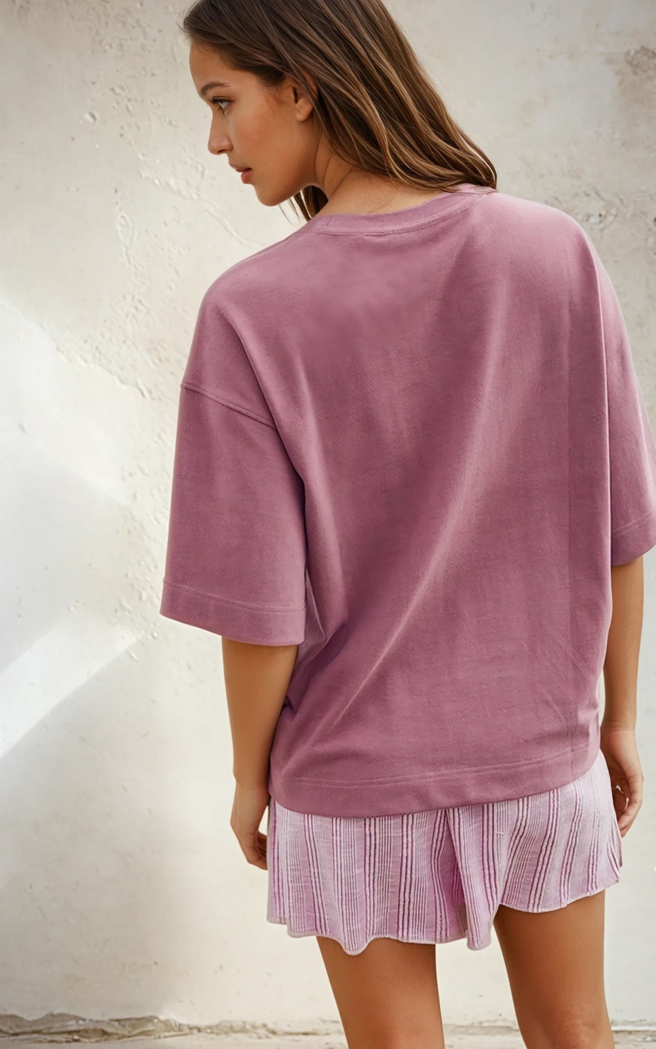 Boxy Fit T-Shirt for Women – Oversized Everyday Basic with Modern Cut Stone