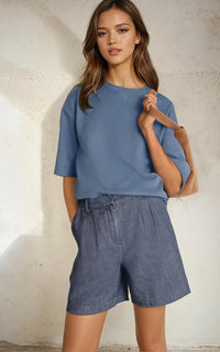 Boxy Fit T-Shirt for Women – Oversized Everyday Basic with Modern Cut Stone