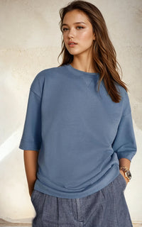Boxy Fit T-Shirt for Women – Oversized Everyday Basic with Modern Cut Stone