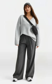 V-Neck Knit Jumper – Relaxed Fit