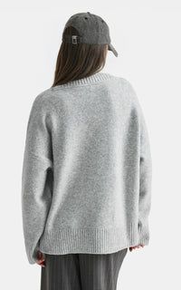 V-Neck Knit Jumper – Relaxed Fit