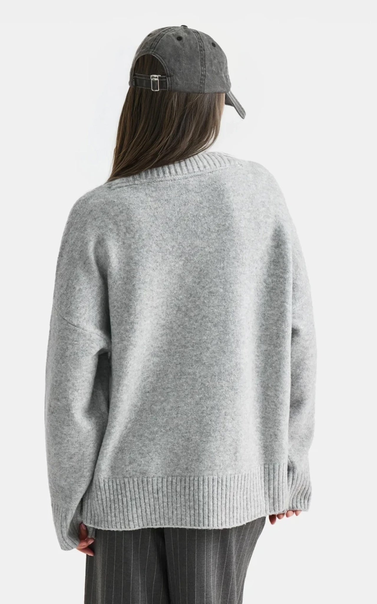 V-Neck Knit Jumper – Relaxed Fit
