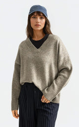 V-Neck Knit Jumper – Relaxed Fit